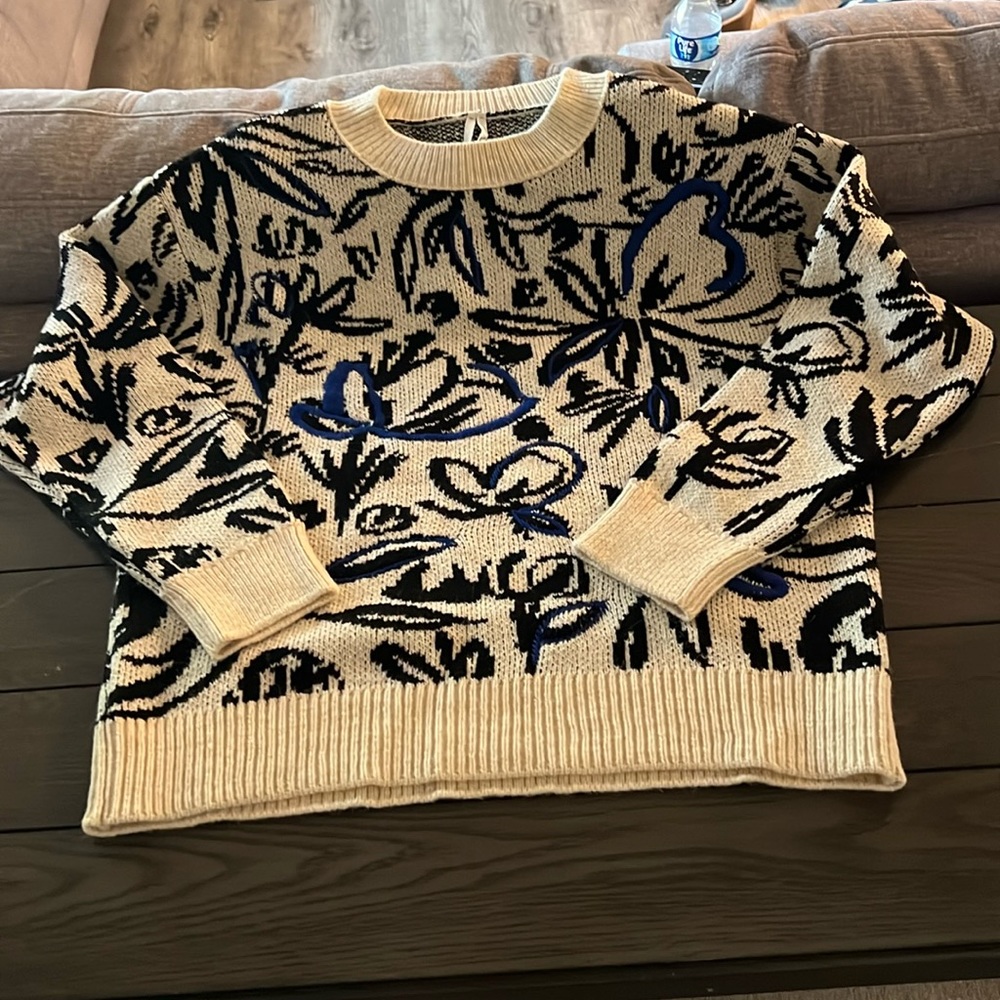 Anthropologie Sweater Size Small NWT